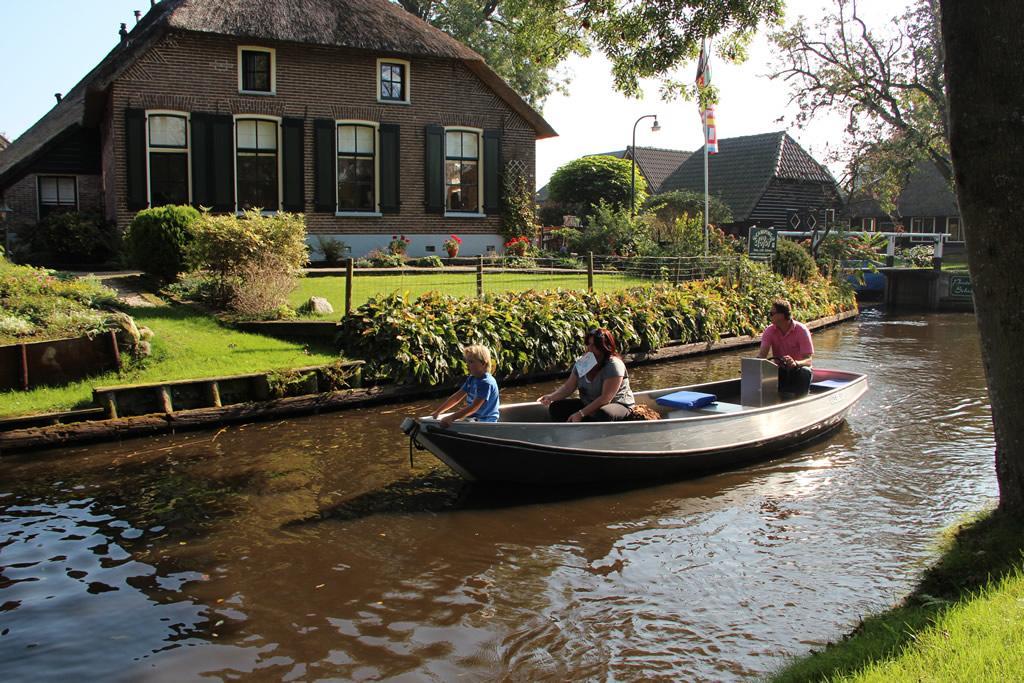 Bed & Bike De Hofstee Bed & Breakfast Giethoorn Exterior photo
